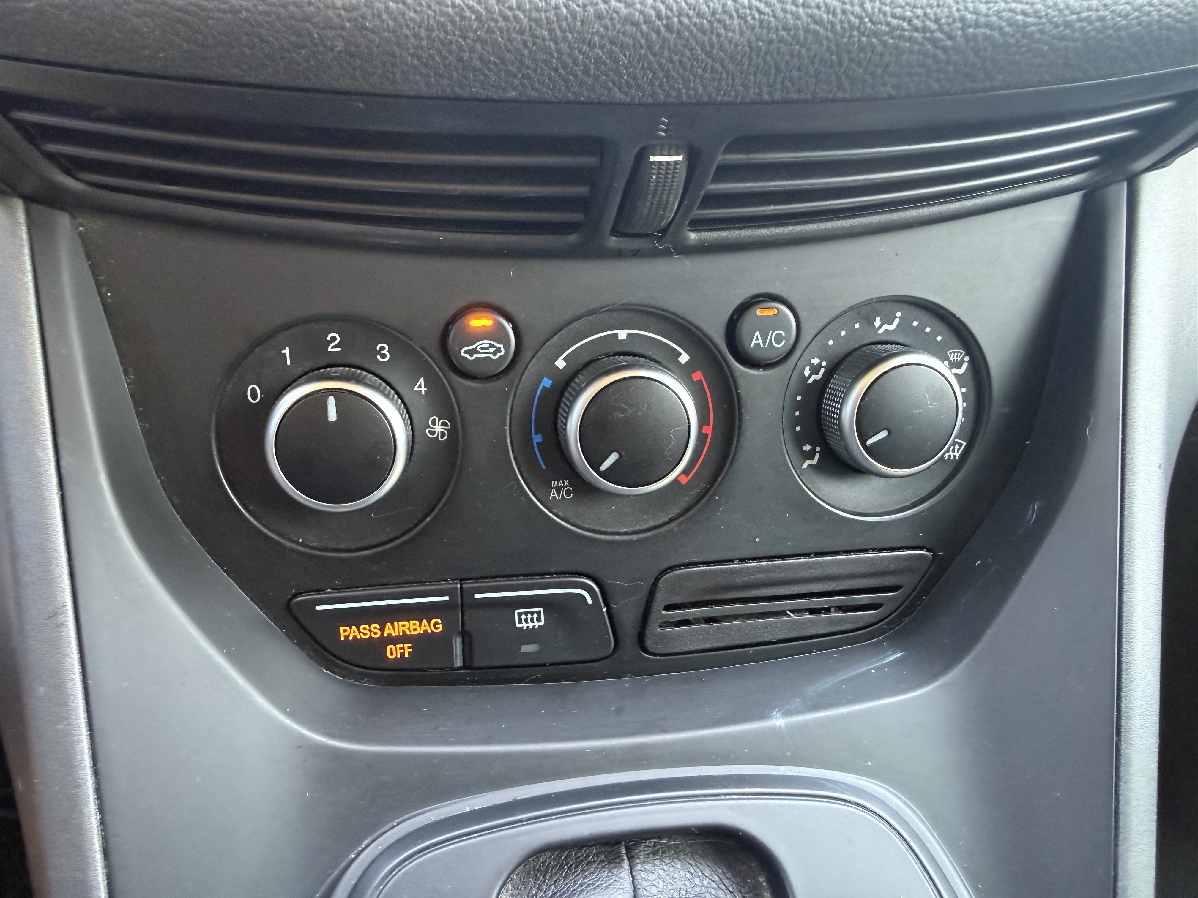 Used 2015 Ford Escape S FWD image 24