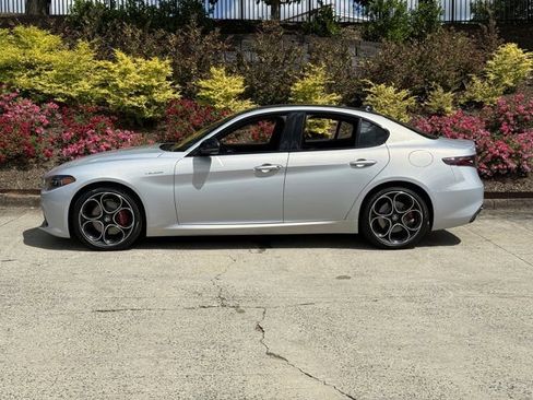 New 2025 Alfa Romeo Giulia w/ Veloce Package Rwd image 6