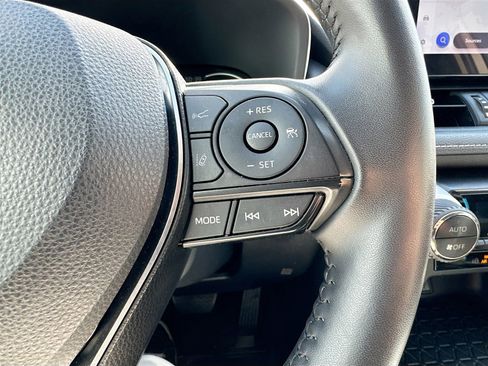 Used 2023 Toyota RAV4 XLE Premium FWD image 11