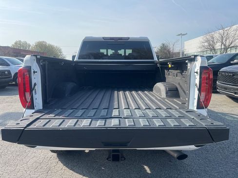 Used 2020 GMC Sierra 2500 AT4 w/ AT4 Premium Package AWD/4WD image 13