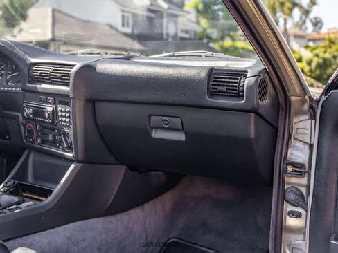Used 1989 BMW 325i Convertible RWD image 41