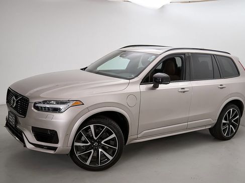 Certified 2023 Volvo XC90 T8 Plus w/ Protection Package AWD/4WD image 3