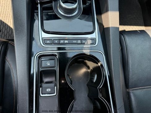 Used 2017 Jaguar F-PACE Prestige AWD/4WD image 30