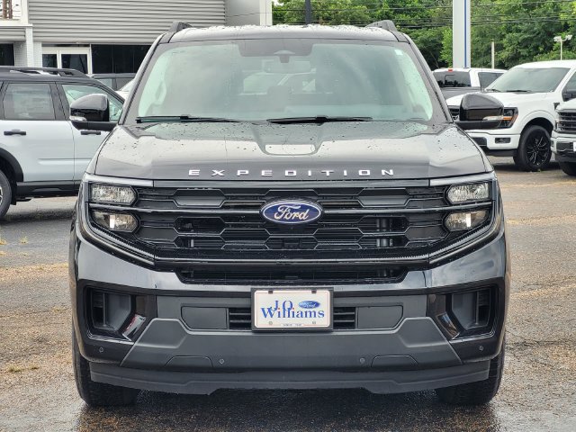 New 2026 Ford Expedition Active RWD image 2