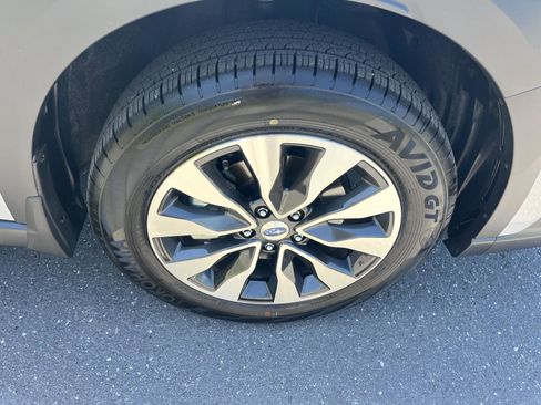 Certified 2025 Subaru Outback Limited AWD/4WD image 11
