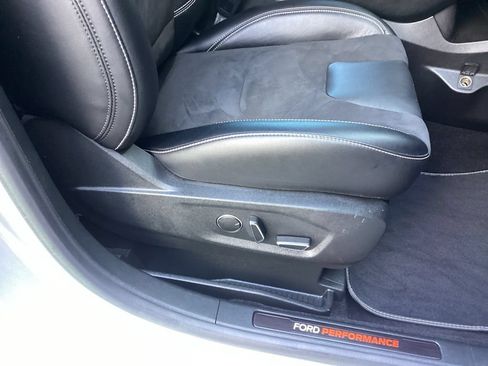 Used 2019 Ford Edge ST w/ Equipment Group 401A AWD/4WD image 38