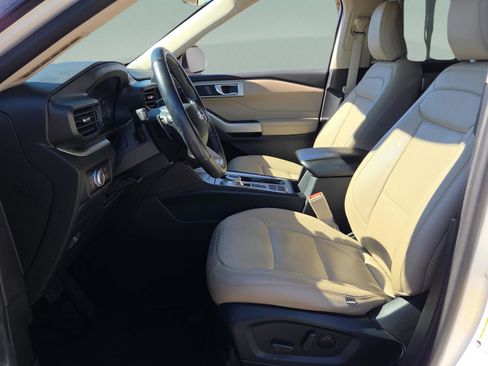 Used 2021 Ford Explorer XLT w/ Class III Trailer Tow Package image 13