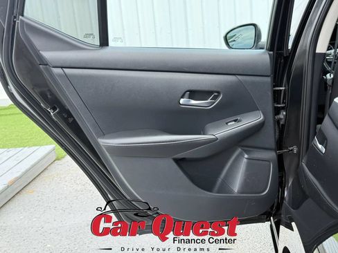 Used 2022 Nissan Sentra SV FWD image 11