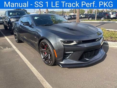 Used 2018 Chevrolet Camaro SS RWD image 19