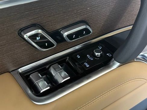 New 2025 Land Rover Range Rover Long Wheelbase SE image 27