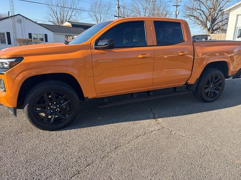 Used 2025 Chevrolet Colorado Z71 w/ Z71 Convenience Package 2 image 3