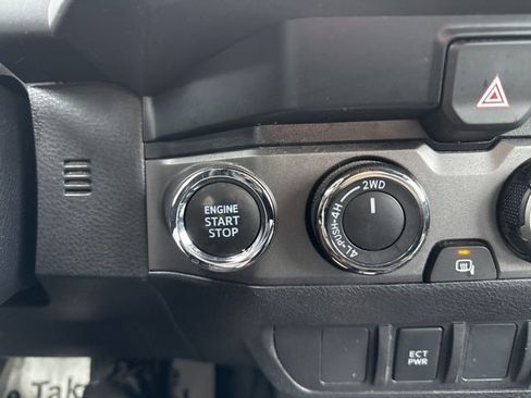 Certified 2023 Toyota Tacoma TRD Off-Road image 21