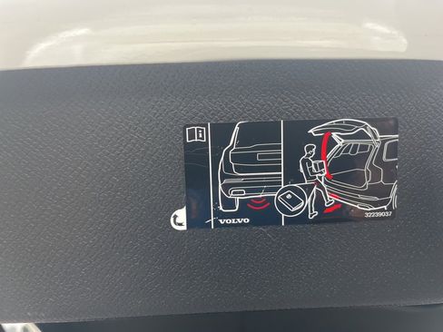 Used 2022 Volvo XC90 T6 Inscription w/ Lounge Package image 15