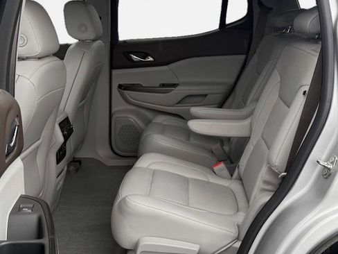 Used 2019 GMC Acadia SLT AWD/4WD image 13