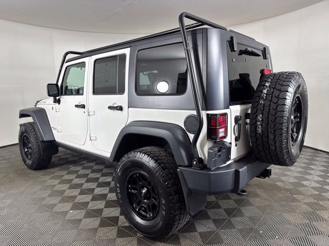 Used 2010 Jeep Wrangler Unlimited Rubicon w/ Dual Top Group AWD/4WD image 6