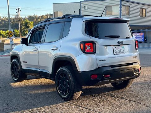 Used 2016 Jeep Renegade Trailhawk image 8