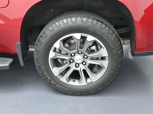 Used 2023 Chevrolet Silverado 1500 High Country w/ Technology Package AWD/4WD image 39