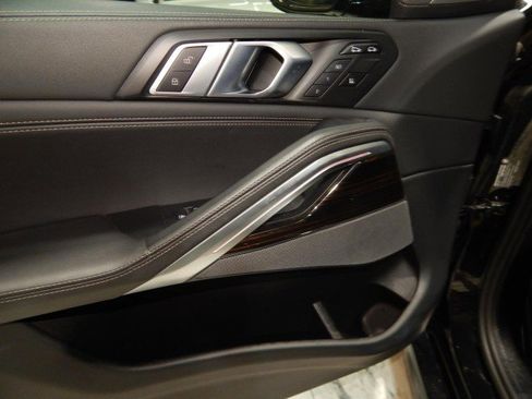 Used 2025 BMW X6 xDrive40i image 14
