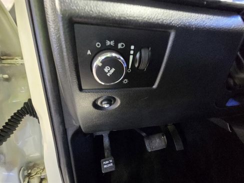 Used 2012 Jeep Grand Cherokee Limited image 15