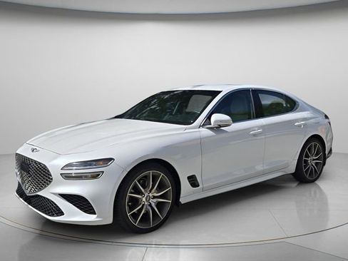 Used 2023 Genesis G70 2.0T image 1