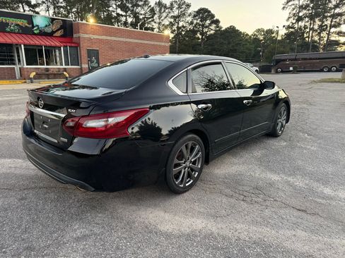 Used 2018 Nissan Altima 2.5 SR w/ SR Special Edition image 5