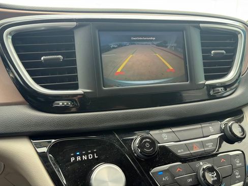 Used 2023 Chrysler Voyager LX FWD image 24