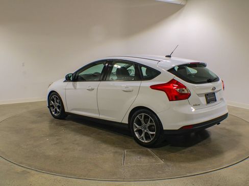 Used 2014 Ford Focus SE w/ Equipment Group 201A FWD image 3