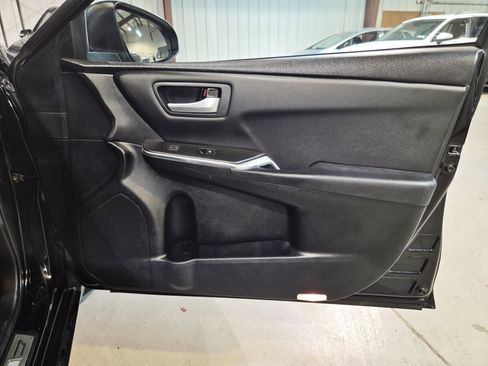 Used 2016 Toyota Camry SE w/ Protection Package (Q2) FWD image 26