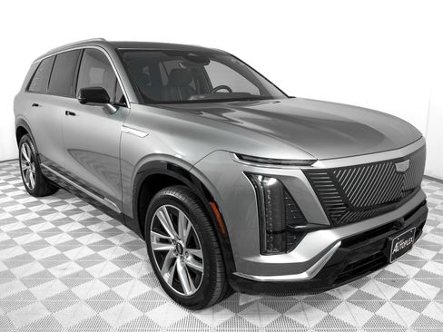 Used 2026 Cadillac Vistiq Luxury AWD/4WD image 3
