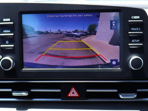 Used 2021 Hyundai Elantra SE FWD image 47