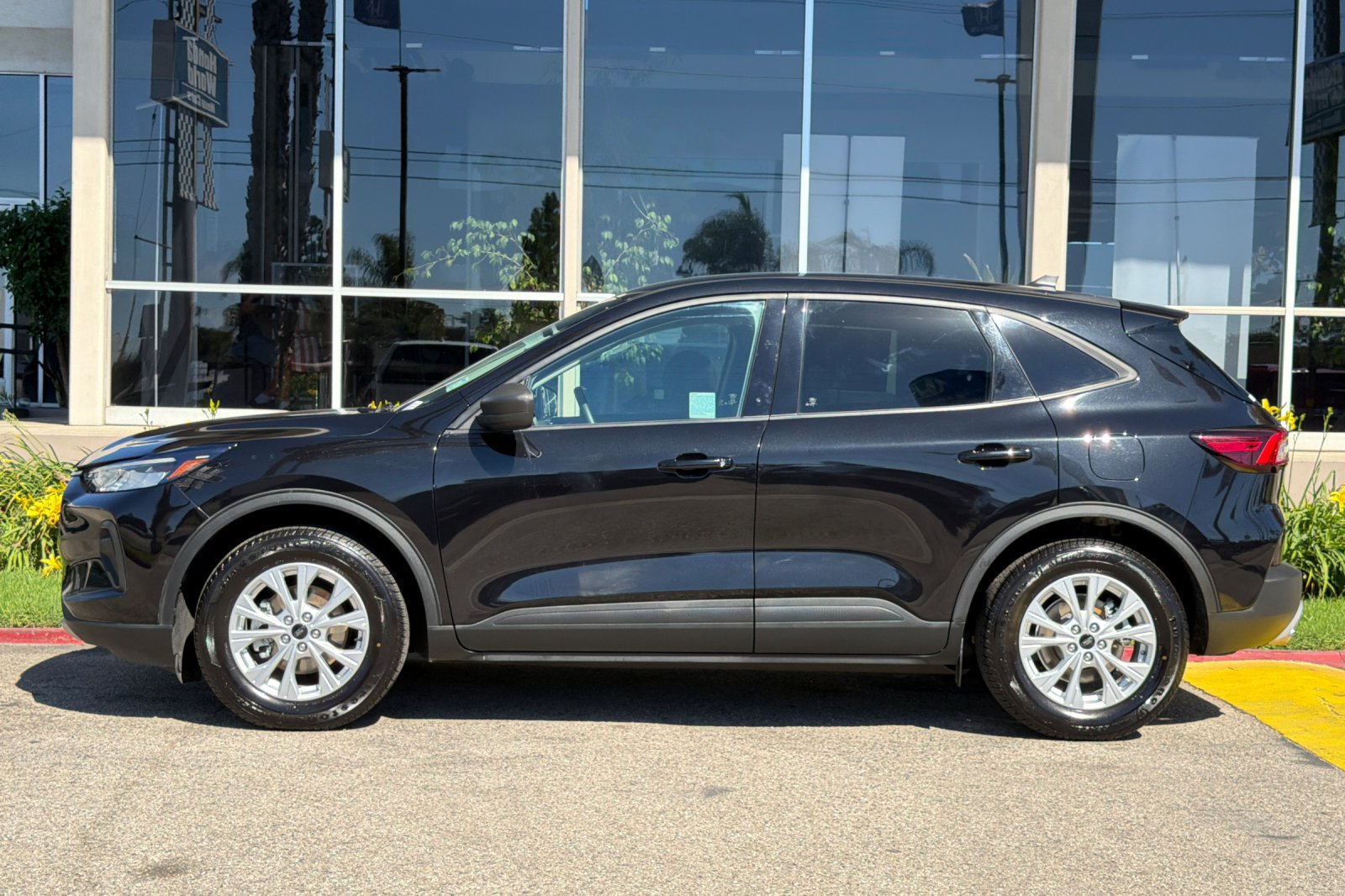 Used 2025 Ford Escape Active FWD image 7