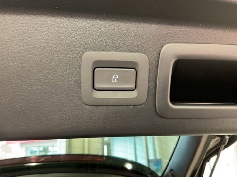 Used 2025 MAZDA CX-30 AWD 2.5 S w/ Preferred Package image 12