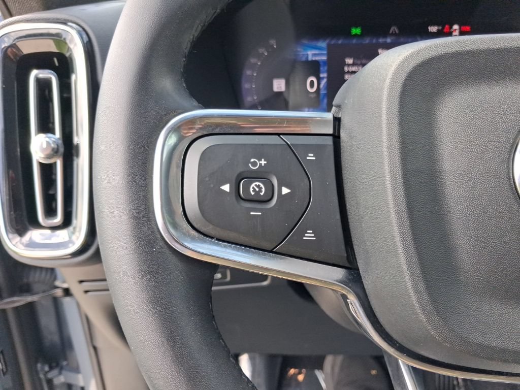 Used 2023 Volvo C40 Recharge Core AWD/4WD image 19