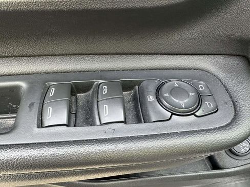 Used 2023 GMC Terrain SLT image 20