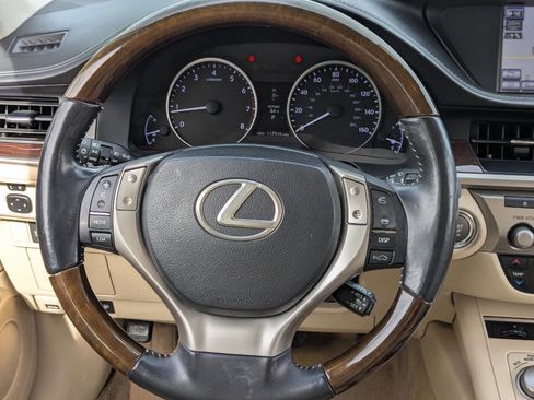 Used 2013 Lexus ES 350 w/ Ultra Luxury Pkg image 17