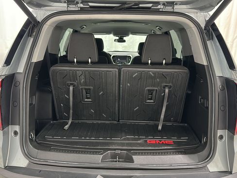 Used 2023 GMC Acadia SLE w/ Driver Convenience Package image 24