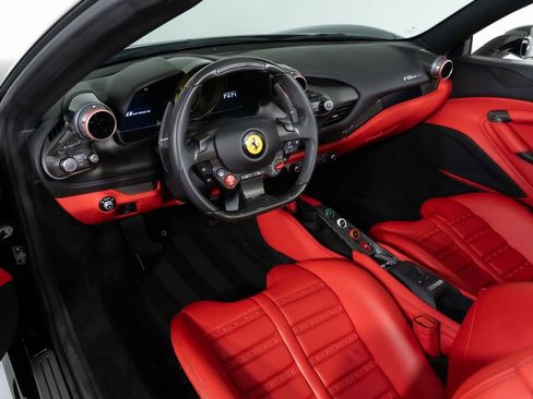 Used 2023 Ferrari F8 Tributo RWD image 4