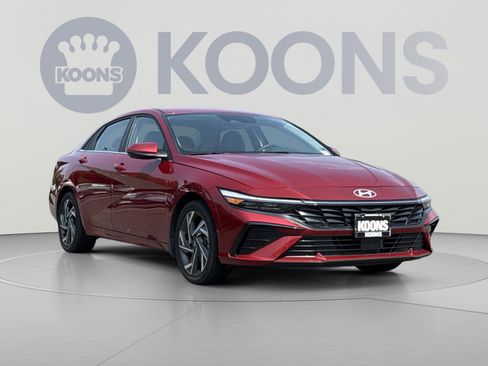 Used 2025 Hyundai Elantra Limited FWD image 10