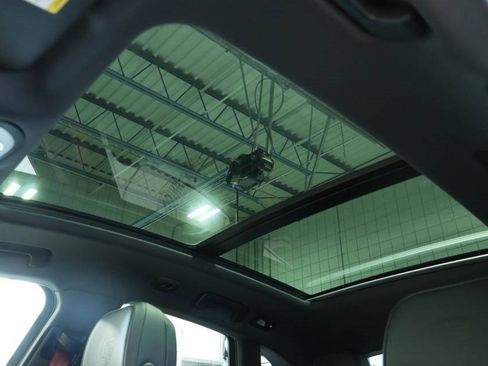 New 2026 Porsche Macan image 39