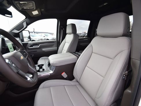 New 2026 Chevrolet Silverado 2500 LTZ w/ LTZ Convenience Package image 9