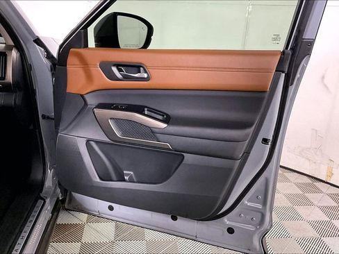 Used 2024 Nissan Pathfinder Platinum image 24