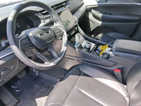 Used 2023 Jeep Grand Cherokee Limited AWD/4WD image 20