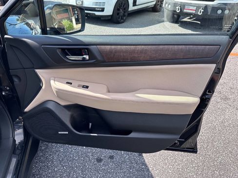 Used 2016 Subaru Outback 3.6R Limited image 21