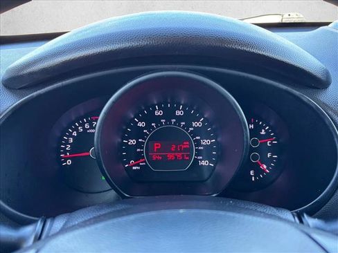 Used 2019 Kia Soul + image 12