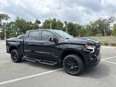 Used 2025 Chevrolet Silverado 1500 LT Trail Boss w/ LT Trail Boss Premium Package AWD/4WD image 1