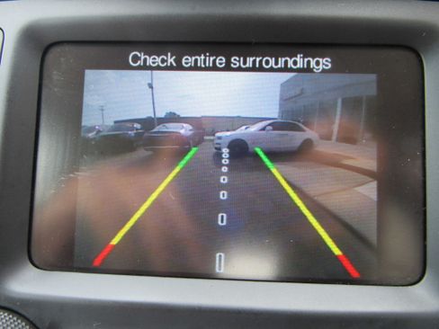 Used 2018 Jeep Cherokee Latitude FWD image 24