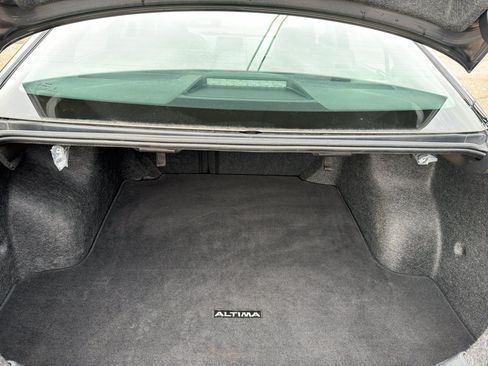 Used 2024 Nissan Altima 2.5 SV FWD image 8