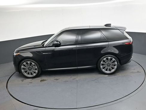 Used 2024 Land Rover Range Rover Sport SE image 24