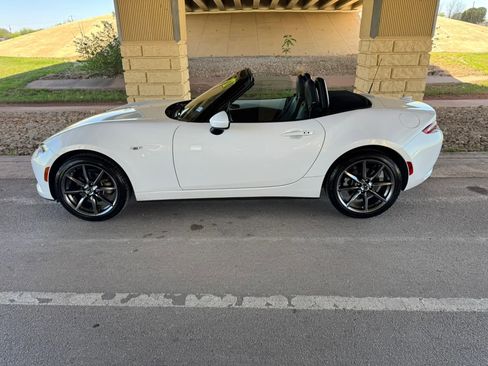 Used 2017 MAZDA MX-5 Miata Grand Touring image 6
