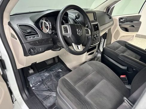 Used 2017 Dodge Grand Caravan SE w/ Power Window Group FWD image 12